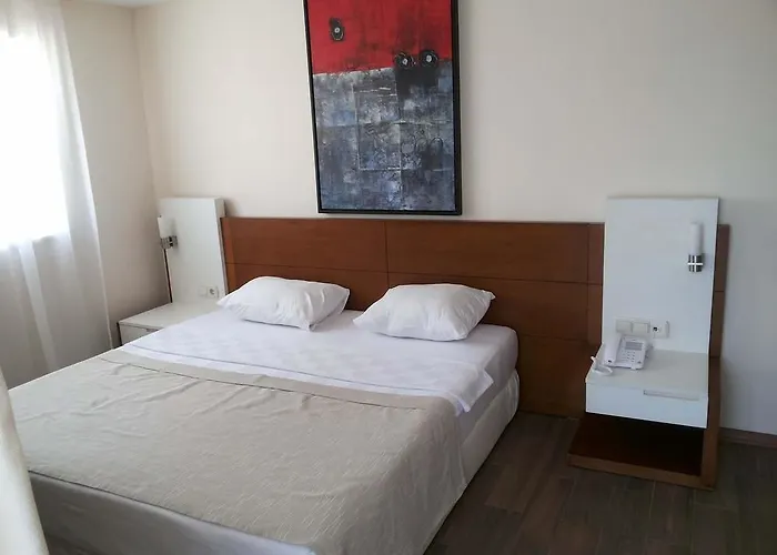 Sunbird Отель 3*