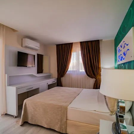 Sunbird Отель 3*